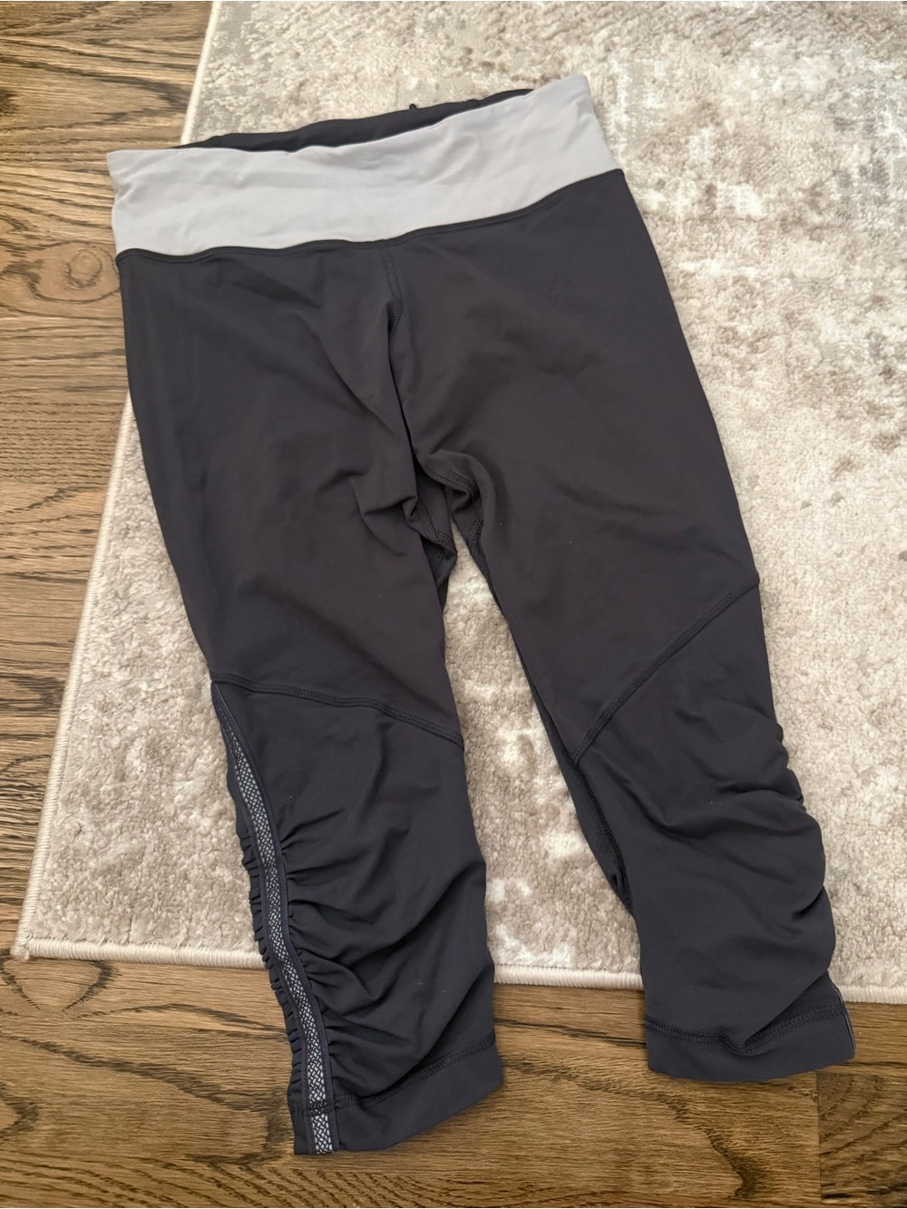 Bundle of Lululemon Leggings - Picture 4 of 7